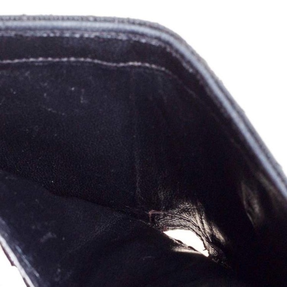 Pre-owned Saint Laurent Black Matelassé Leather Monogram Trifold Wallet - Picture 5 of 13